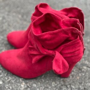 Chic Red Ankle Boots with Bow Detail